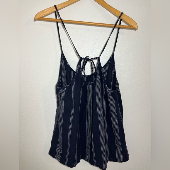 A New Day Striped Linen Top, M - Picture 2 of 5